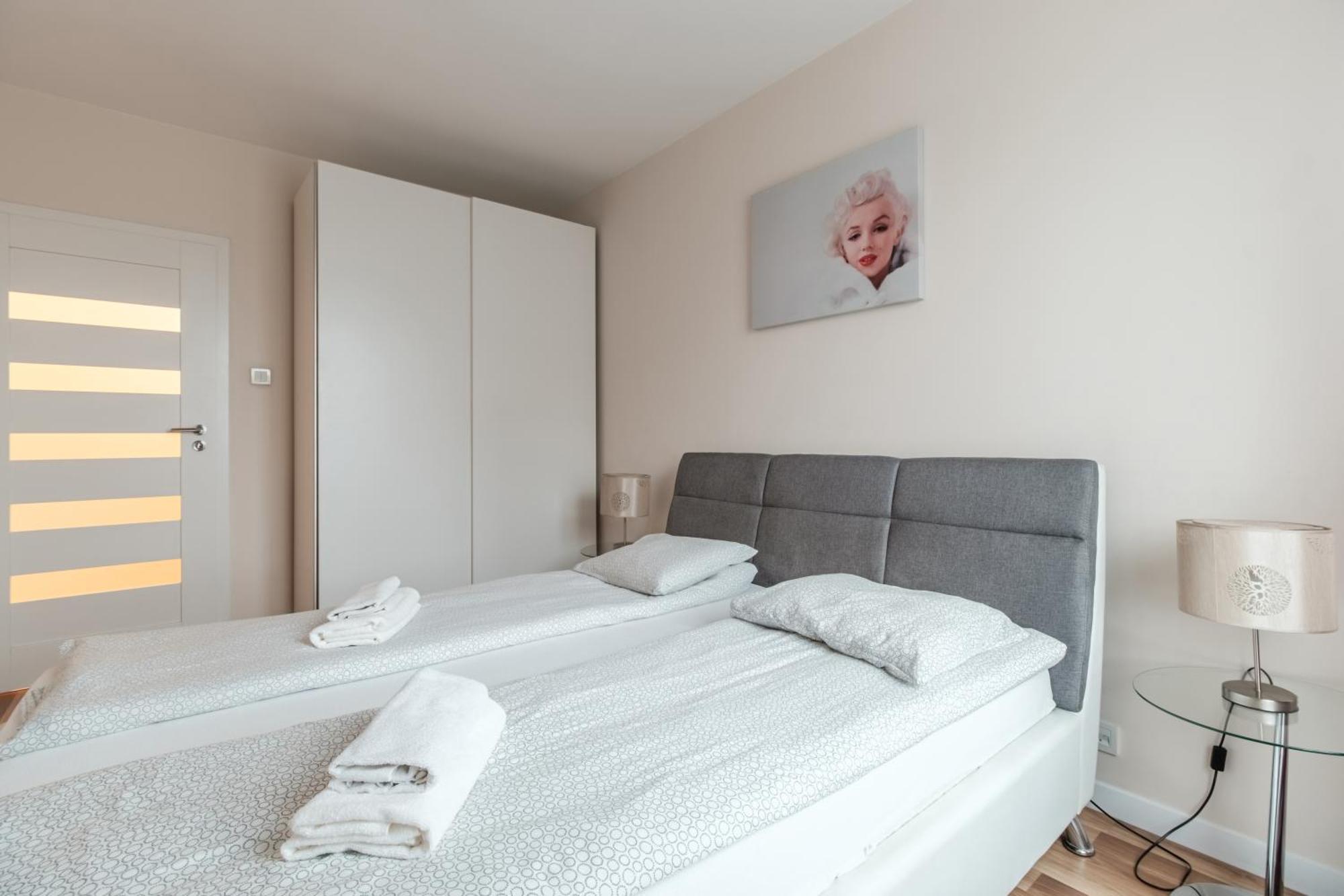 Warsaw Inside Apartments Exterior photo